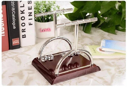 Newton's Cradle Desk Toy